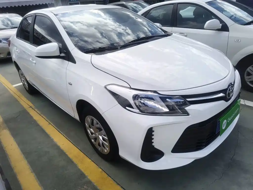 Toyota Vios — фото 4