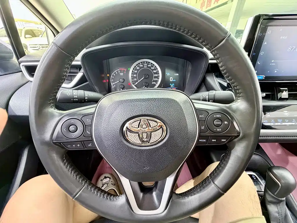 Toyota Corolla — фото 10