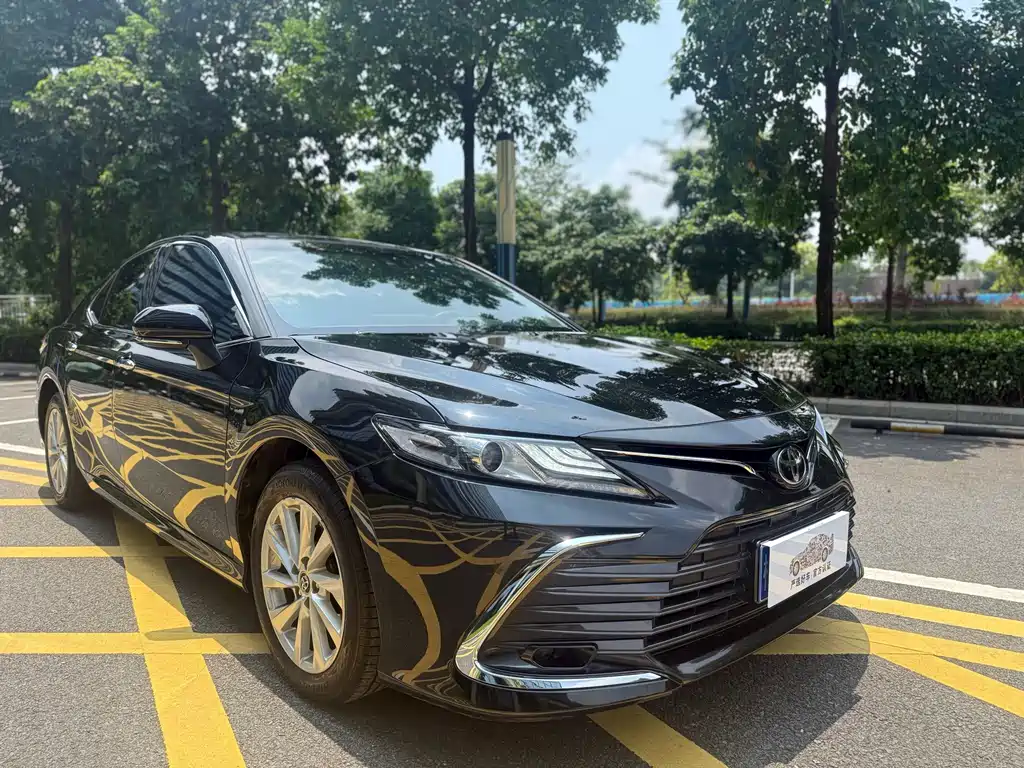 Toyota Camry — фото 3