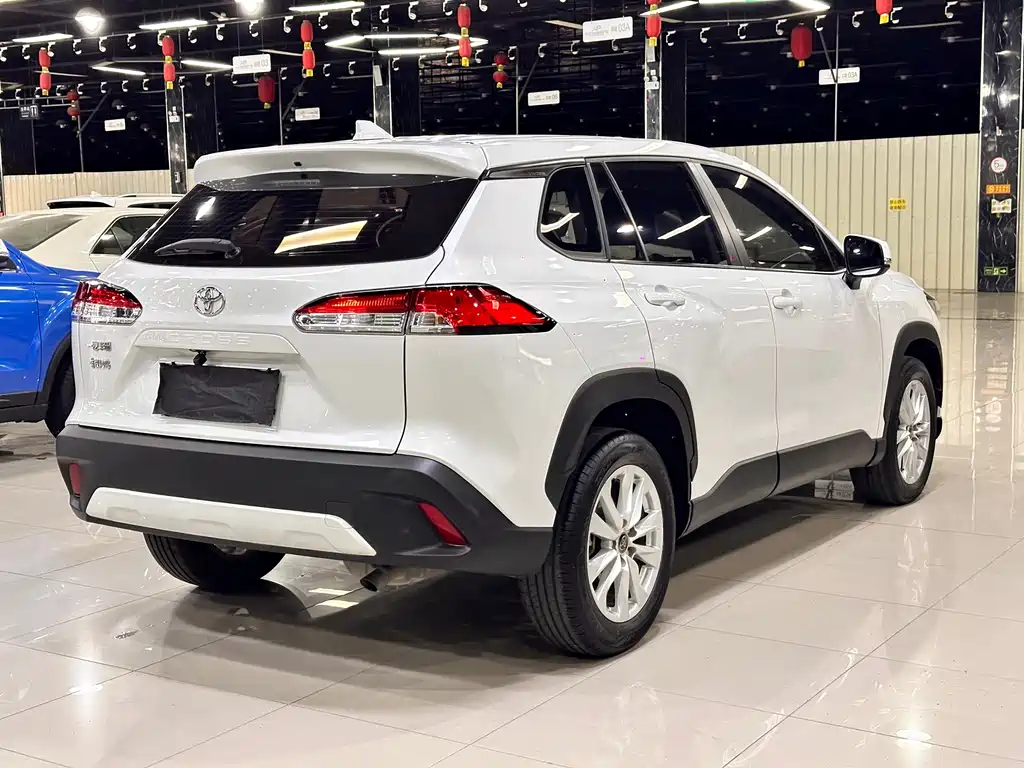 Toyota Corolla Cross — фото 11