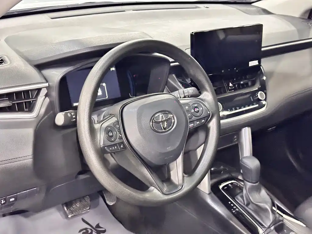 Toyota Corolla Cross — фото 4