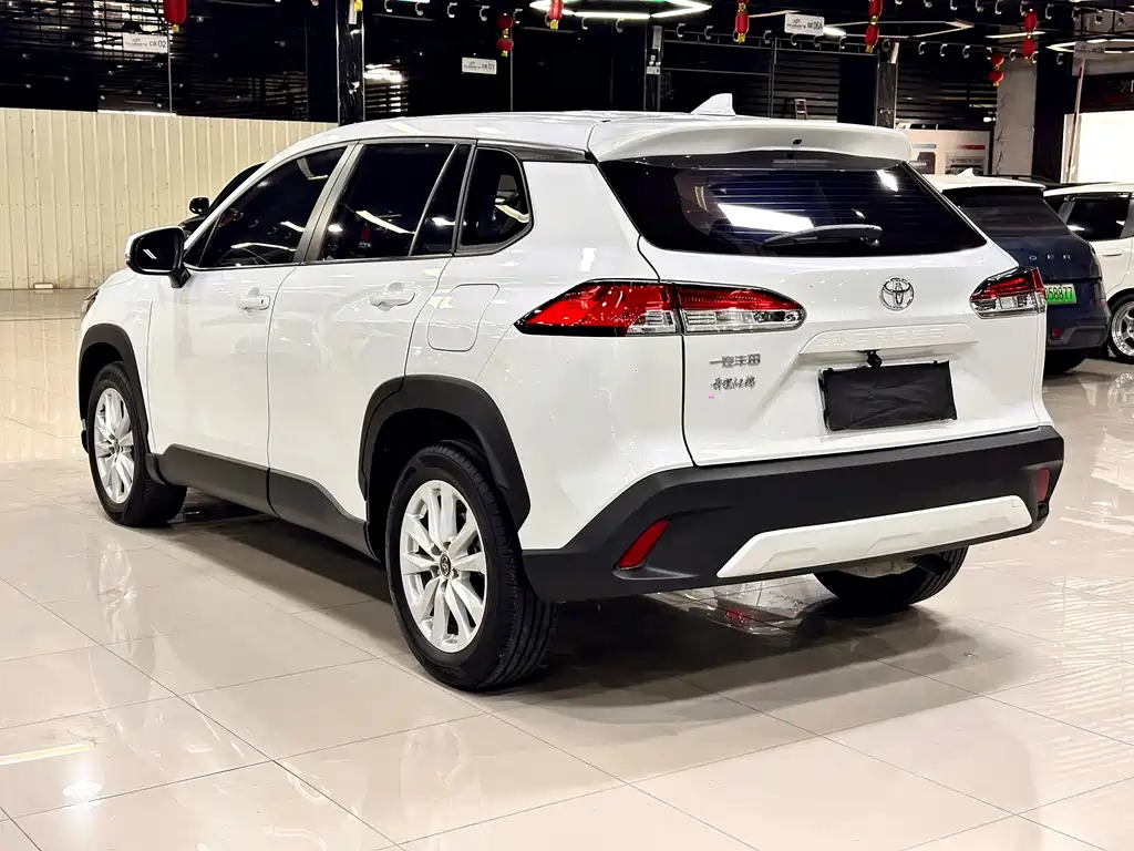 Toyota Corolla Cross — фото 9