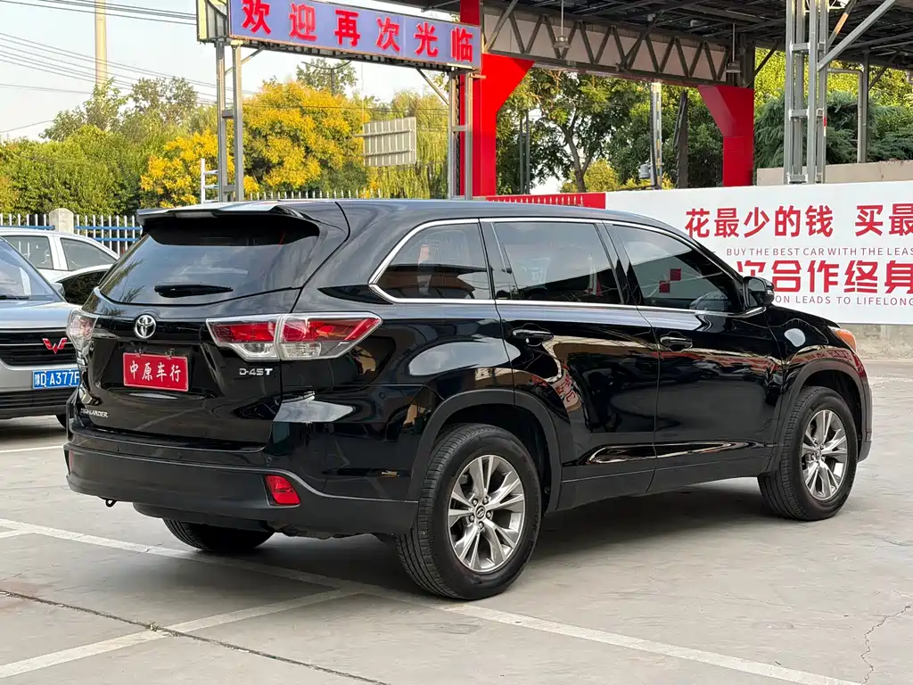 Toyota Highlander — фото 17