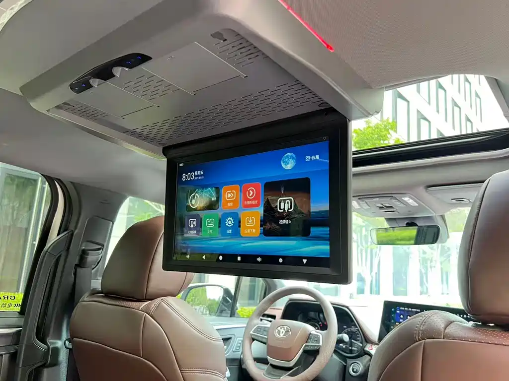 Toyota Granvia — фото 11