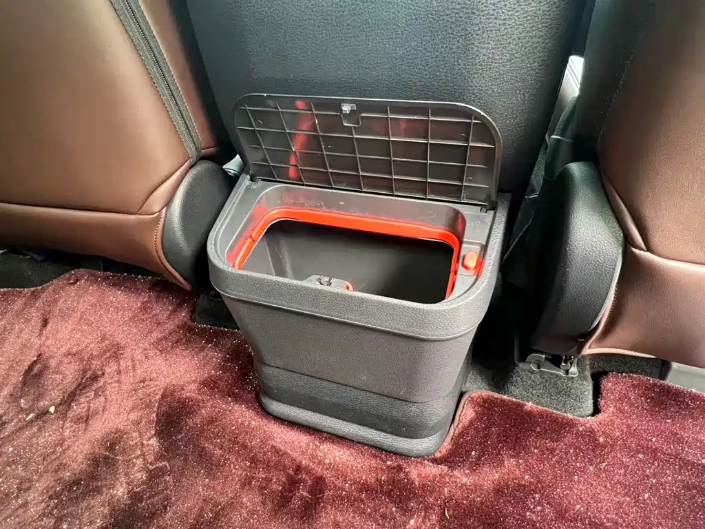Toyota Granvia — фото 15