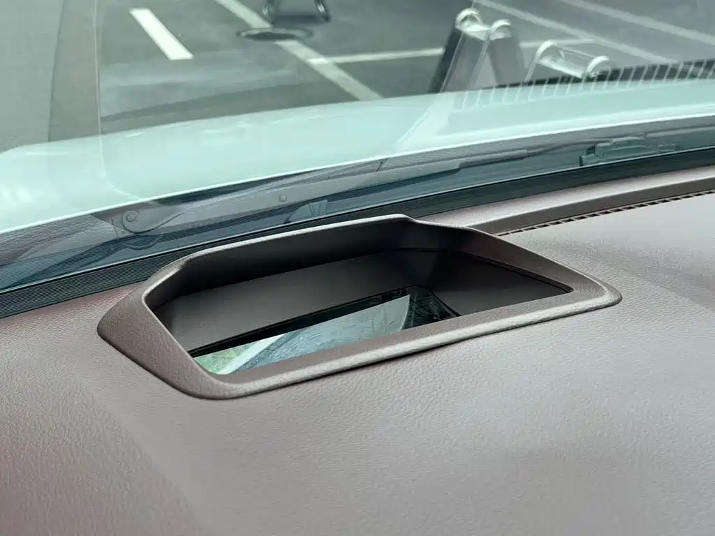 Toyota Granvia — фото 17
