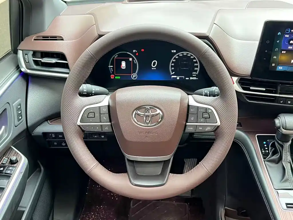 Toyota Granvia — фото 22