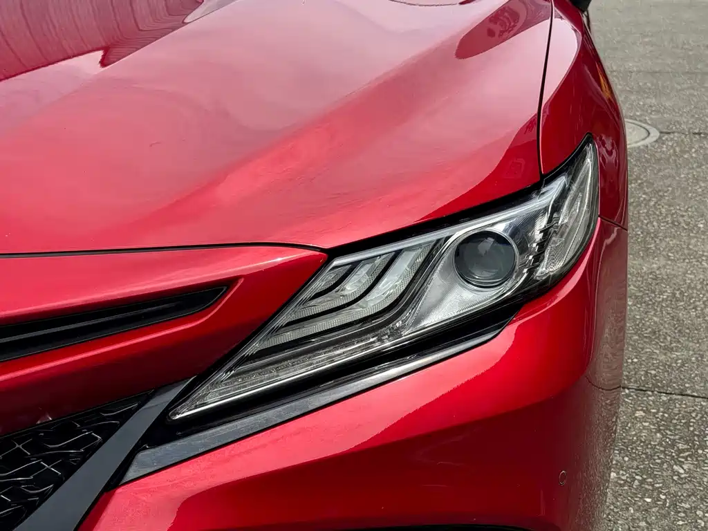 Toyota Camry — фото 7