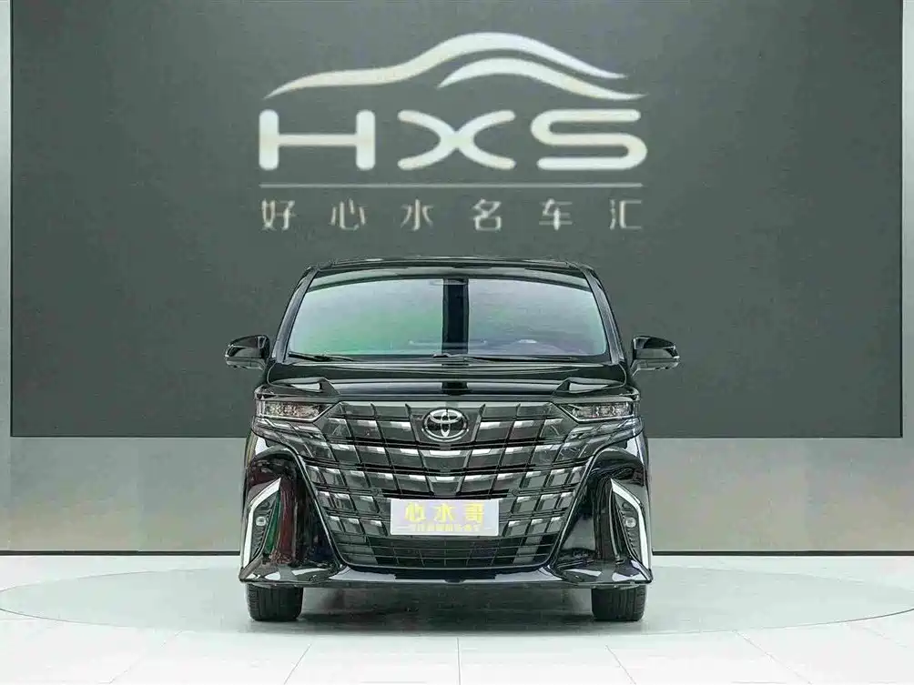 Toyota Alphard — фото 2
