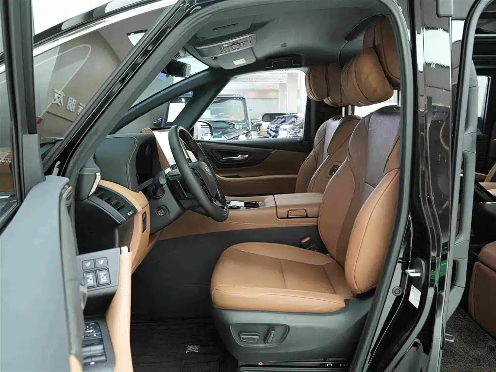 Toyota Alphard — фото 11