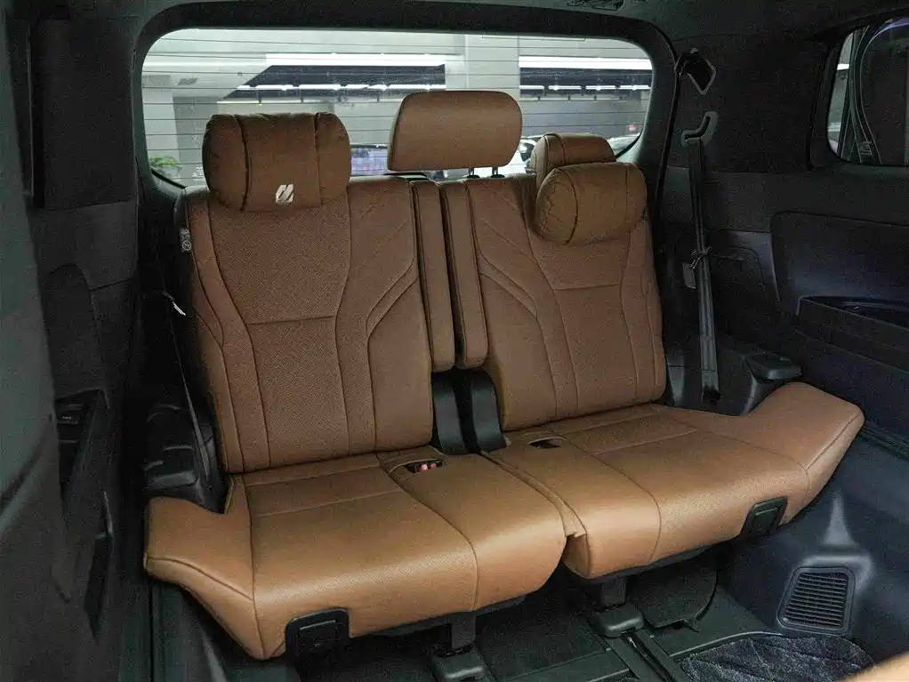 Toyota Alphard — фото 15