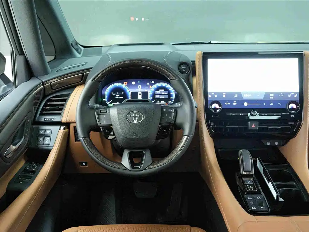 Toyota Alphard — фото 20