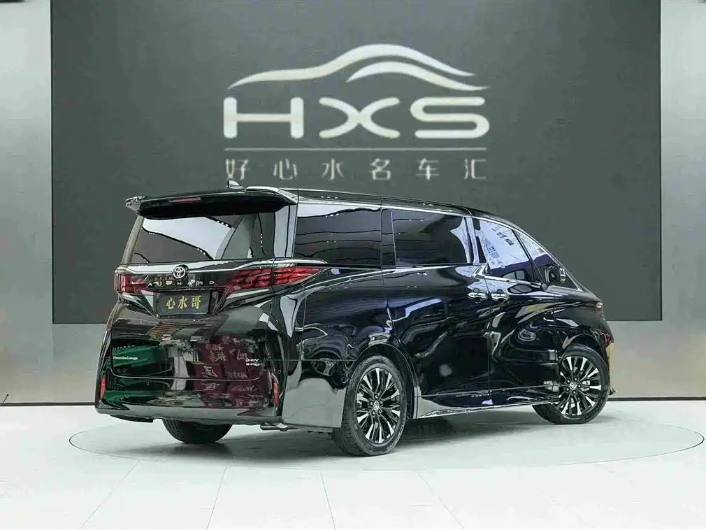 Toyota Alphard — фото 5