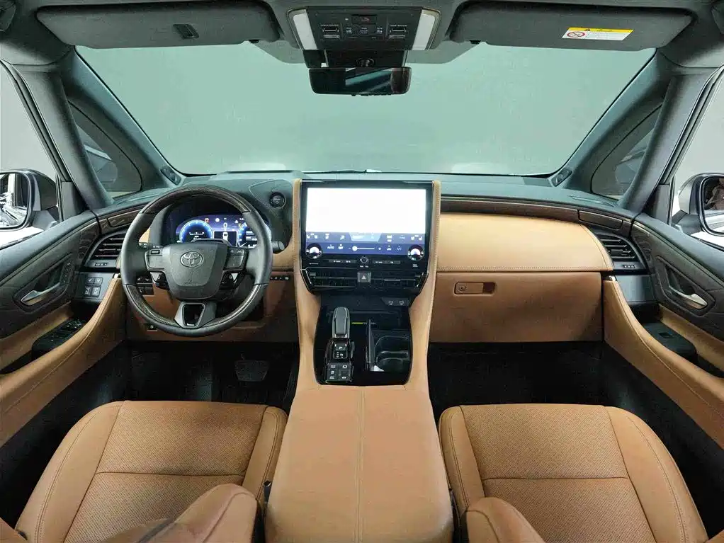 Toyota Alphard — фото 6