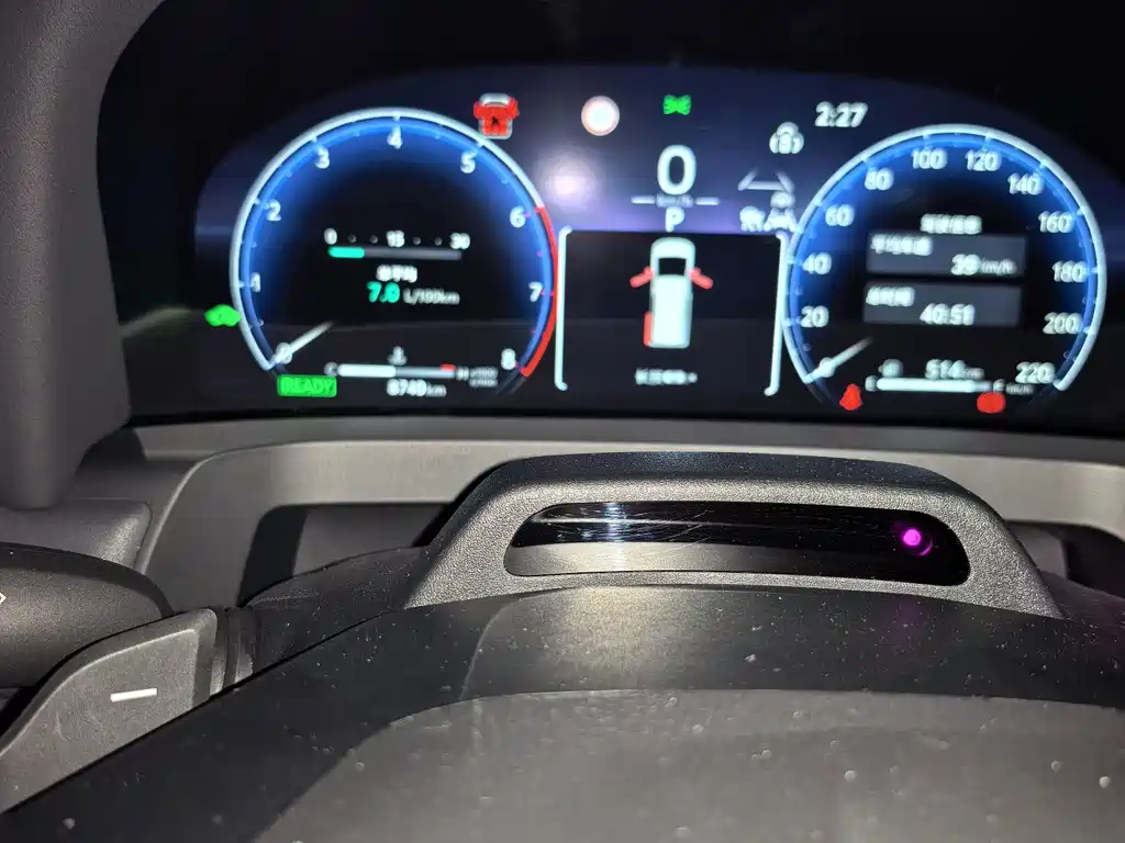 Toyota Alphard — фото 9