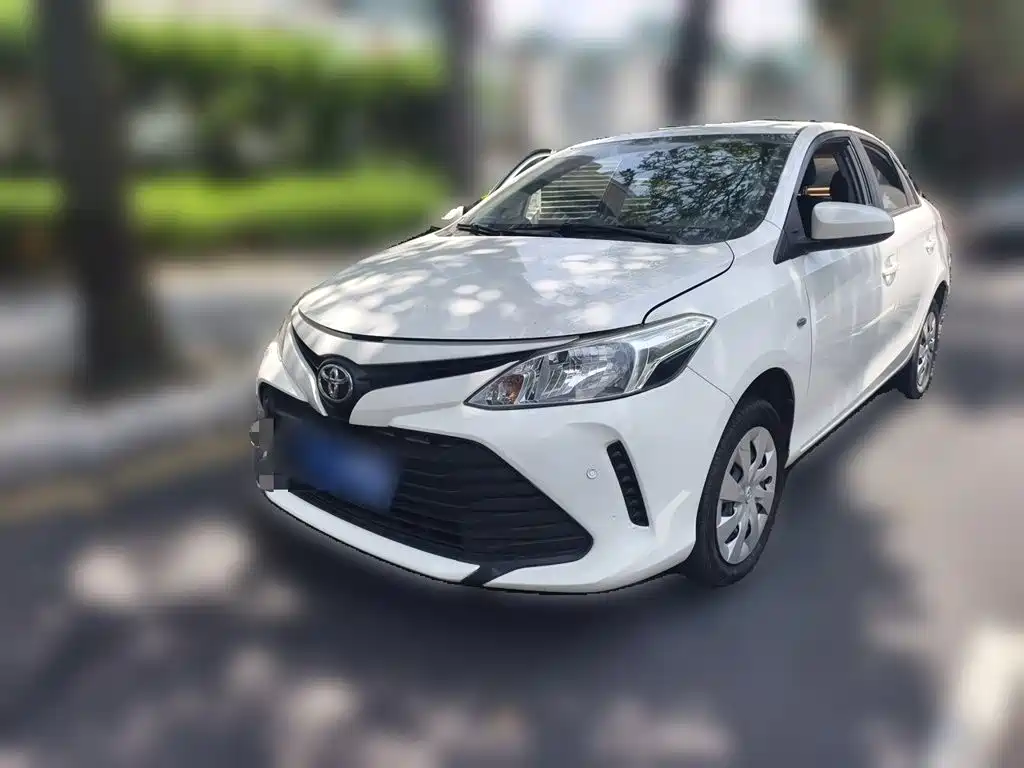 Toyota Vios — фото 2