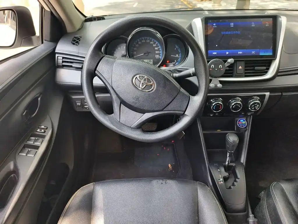 Toyota Vios — фото 3