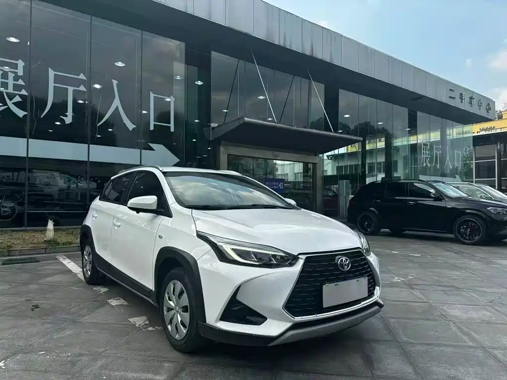 Toyota Yaris L — фото 3