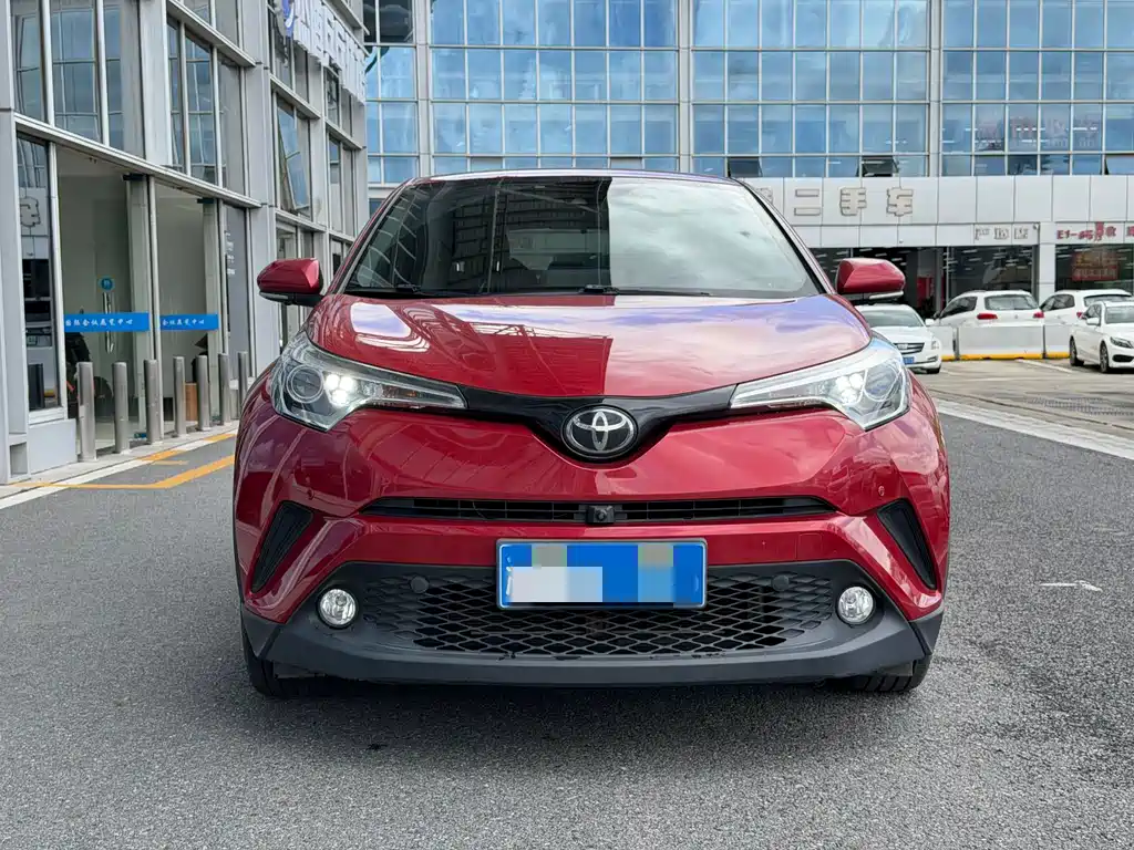 Toyota C-HR — фото 2
