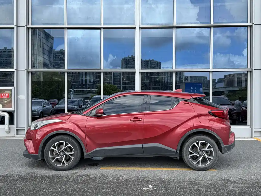 Toyota C-HR — фото 3