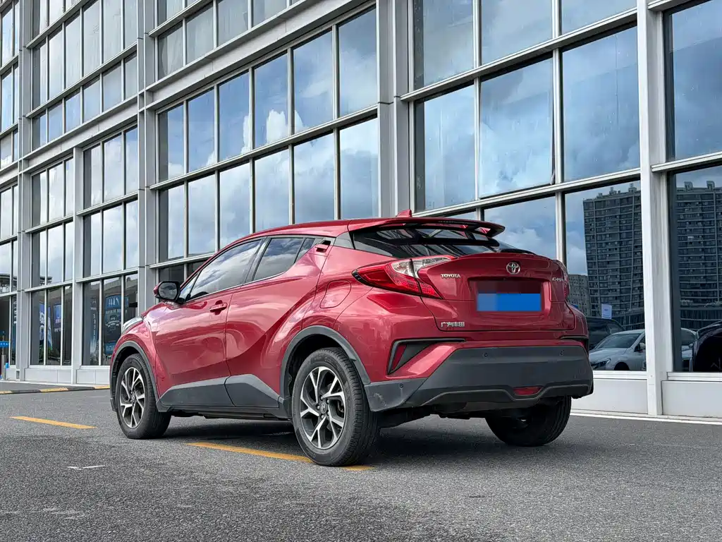Toyota C-HR — фото 4