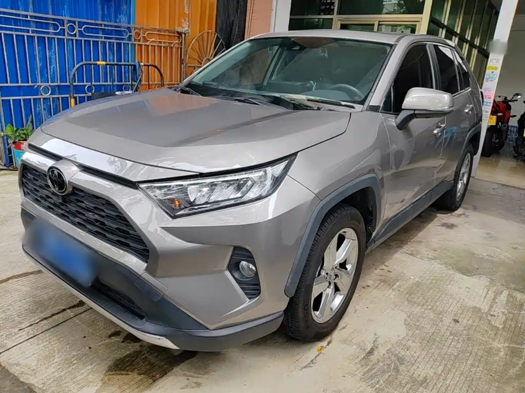 Toyota RAV4 — фото 2