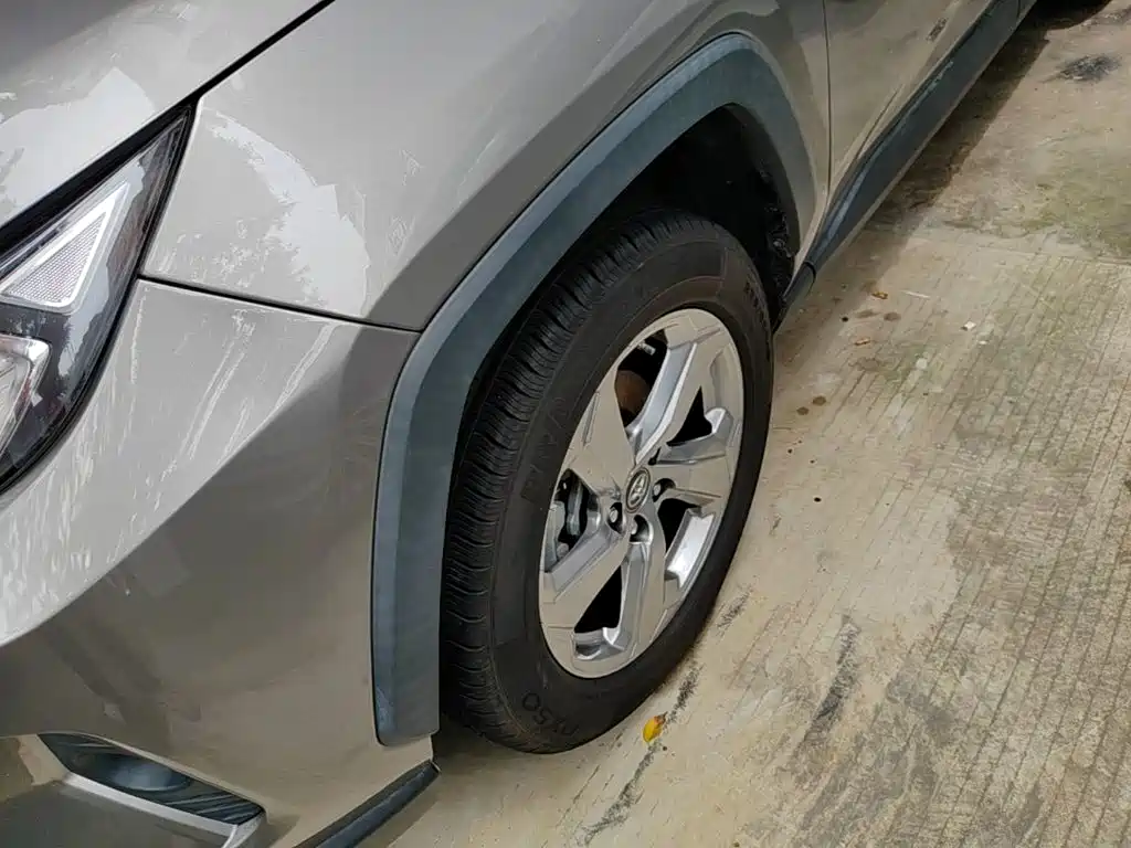 Toyota RAV4 — фото 23