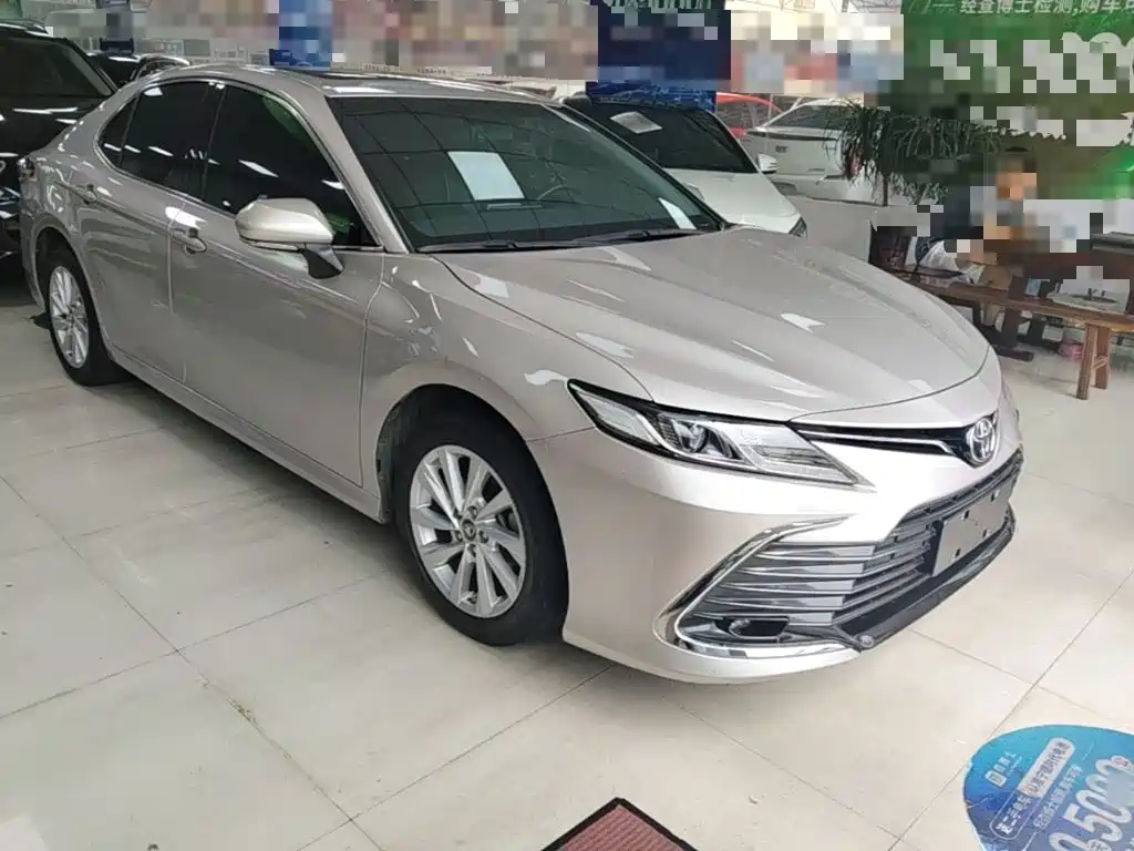 Toyota Camry — фото 4