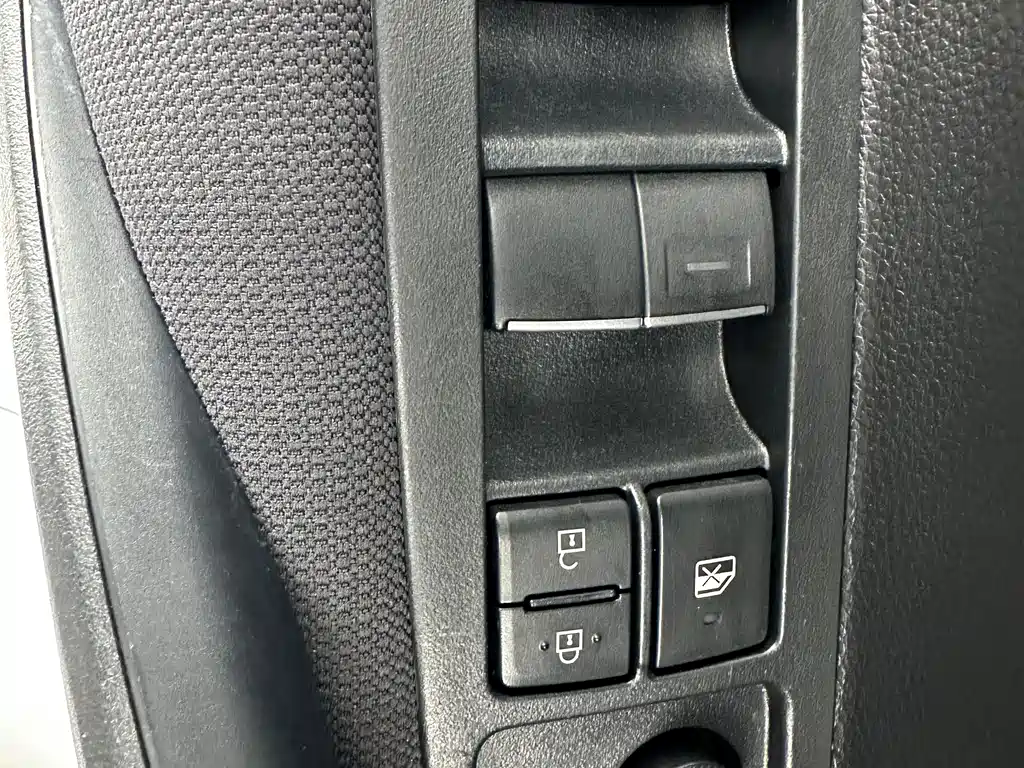 Toyota Corolla — фото 11