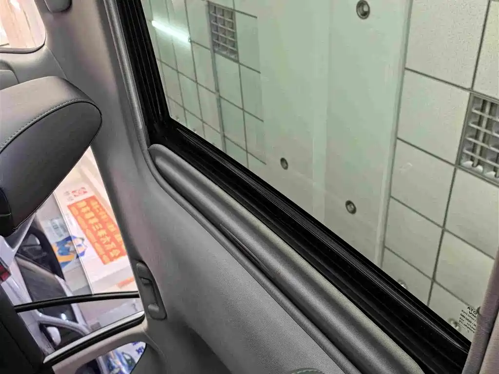 Toyota RAV4 — фото 10