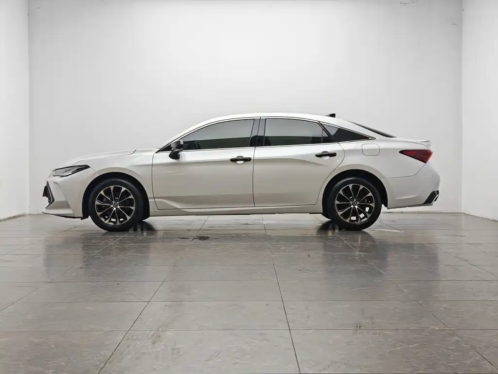Toyota Avalon — фото 10
