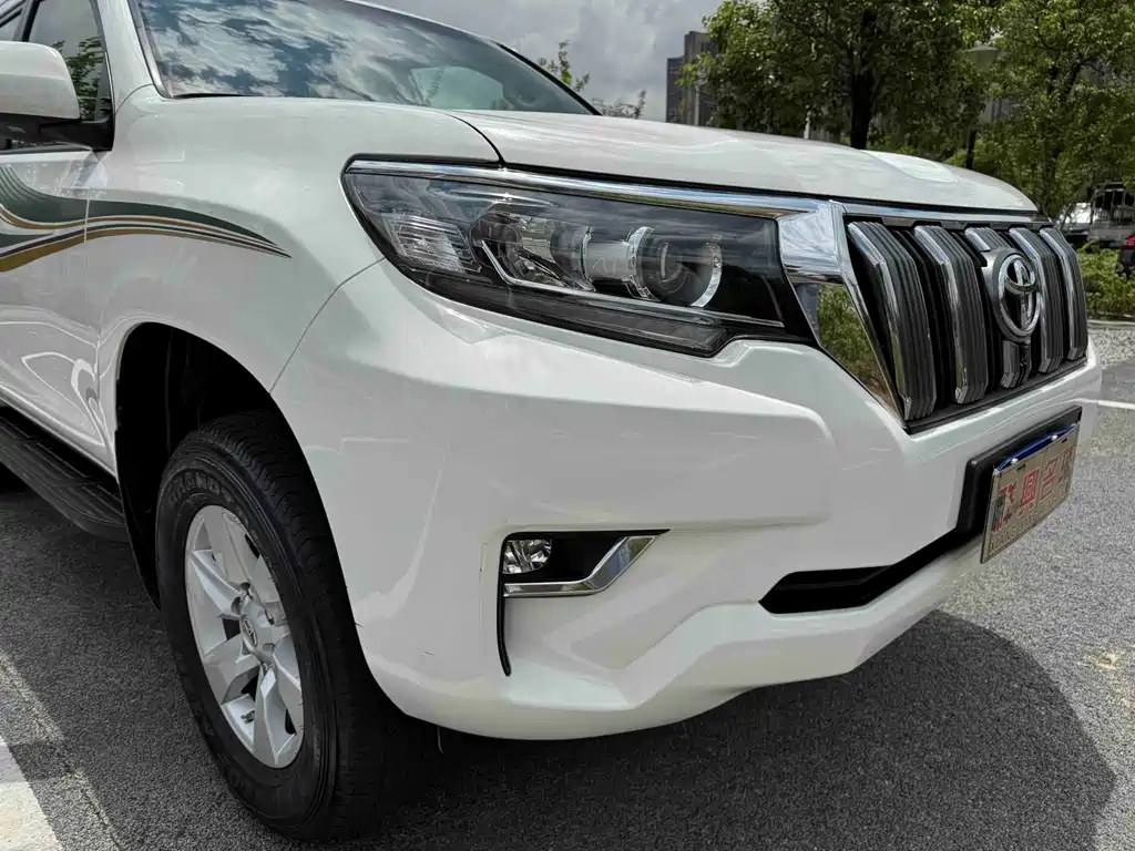 Toyota Prado (Import) — фото 2