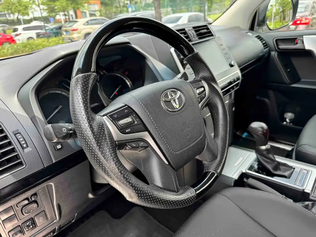 Toyota Prado (Import) — фото 5