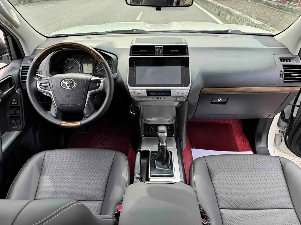 Toyota Prado (Import) — фото 10