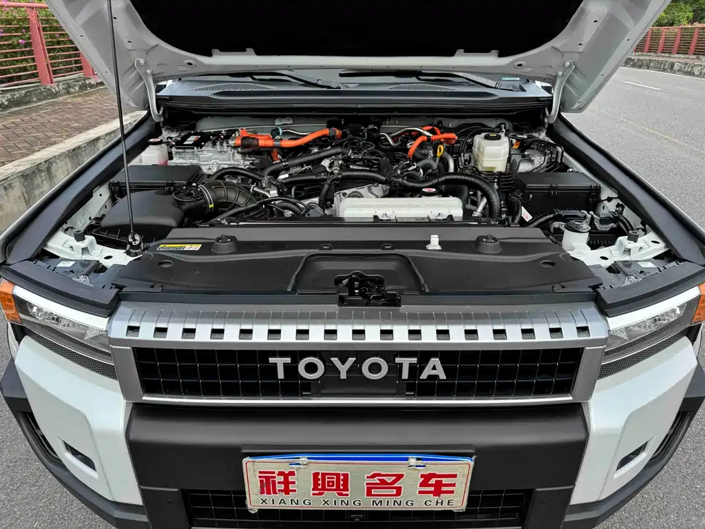Toyota Prado — фото 13
