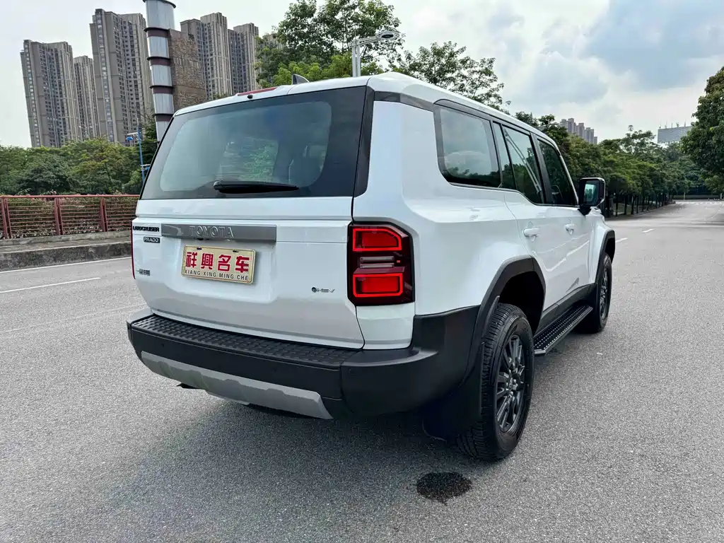 Toyota Prado — фото 17
