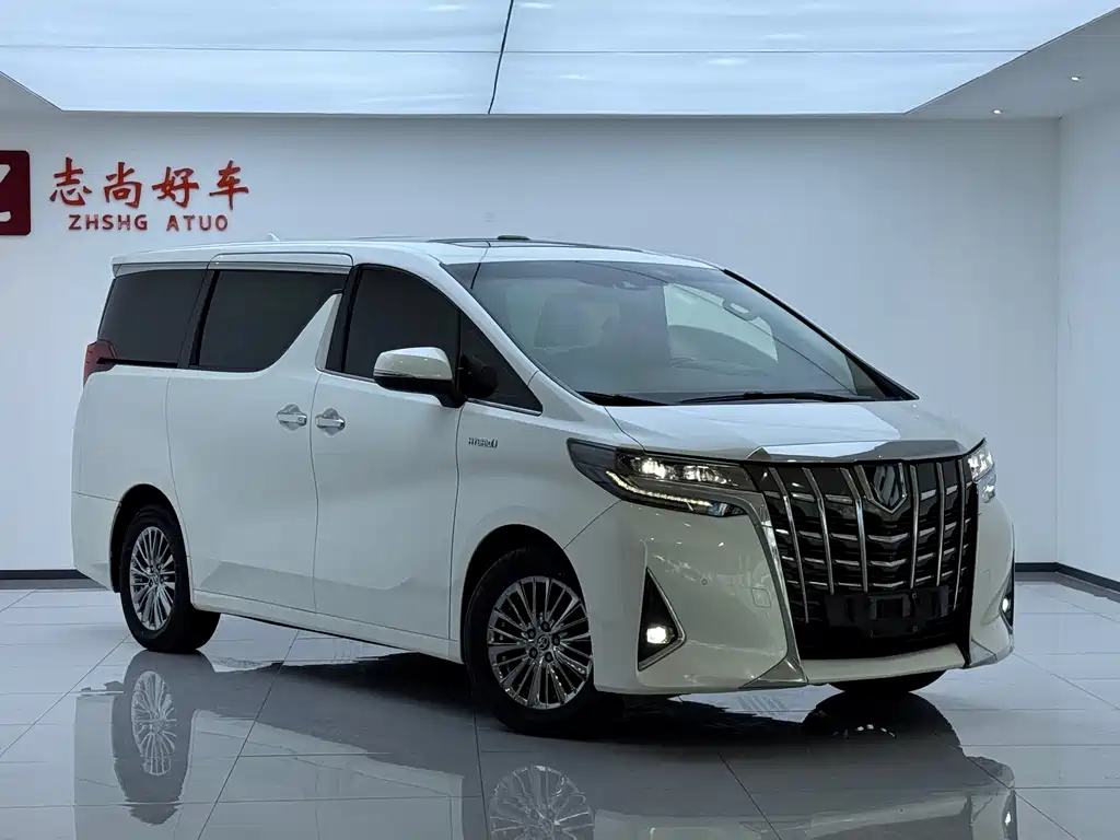 Toyota Alphard — фото 3