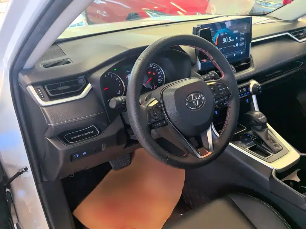 Toyota Wildlander — фото 19