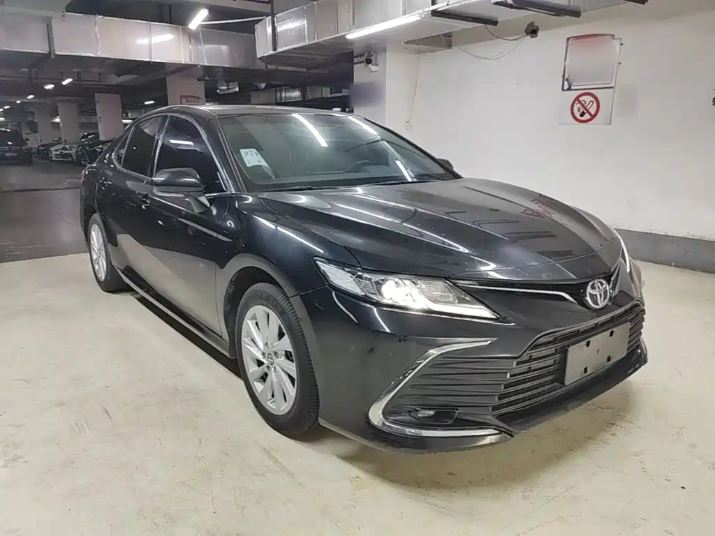 Toyota Camry — фото 4