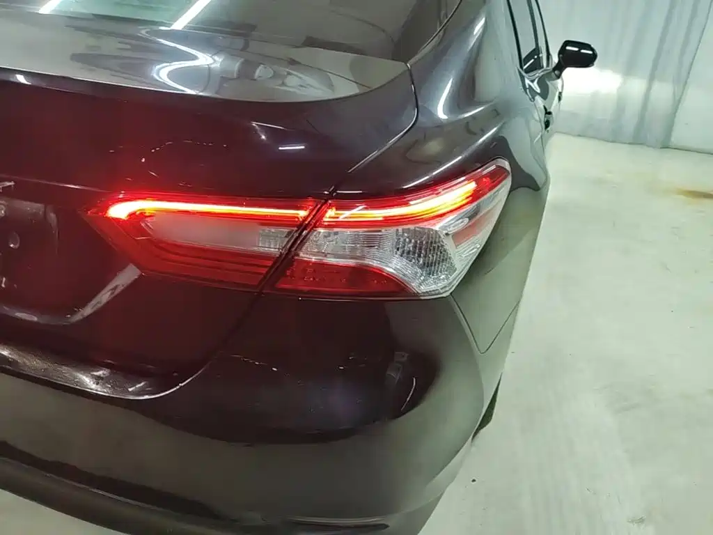 Toyota Camry — фото 8