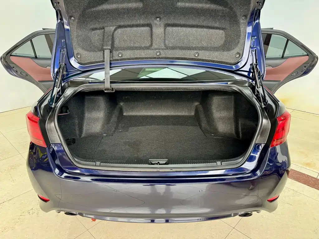 Toyota Crown — фото 22