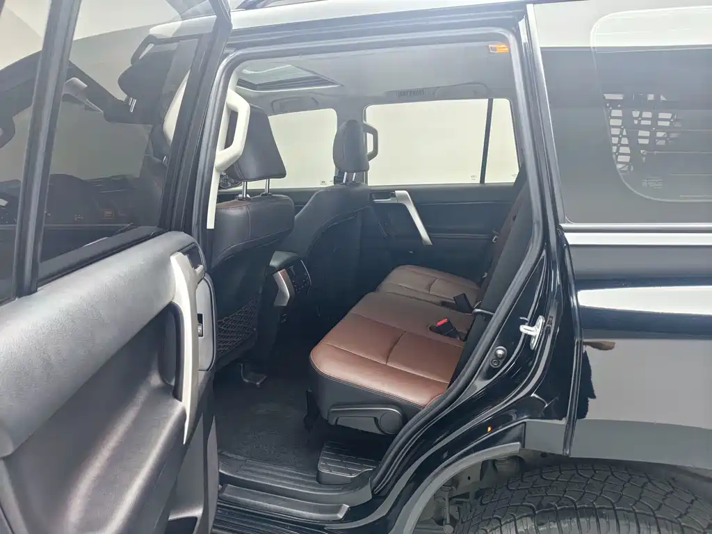 Toyota Prado — фото 13