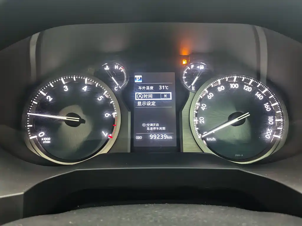 Toyota Prado — фото 15