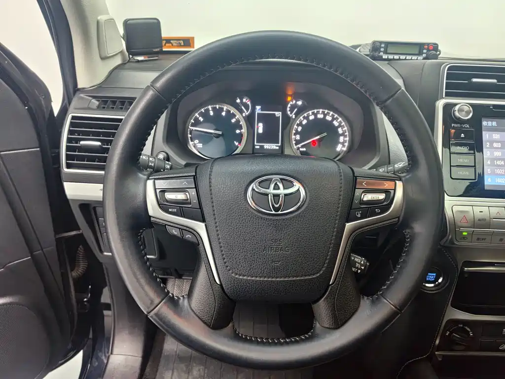 Toyota Prado — фото 17
