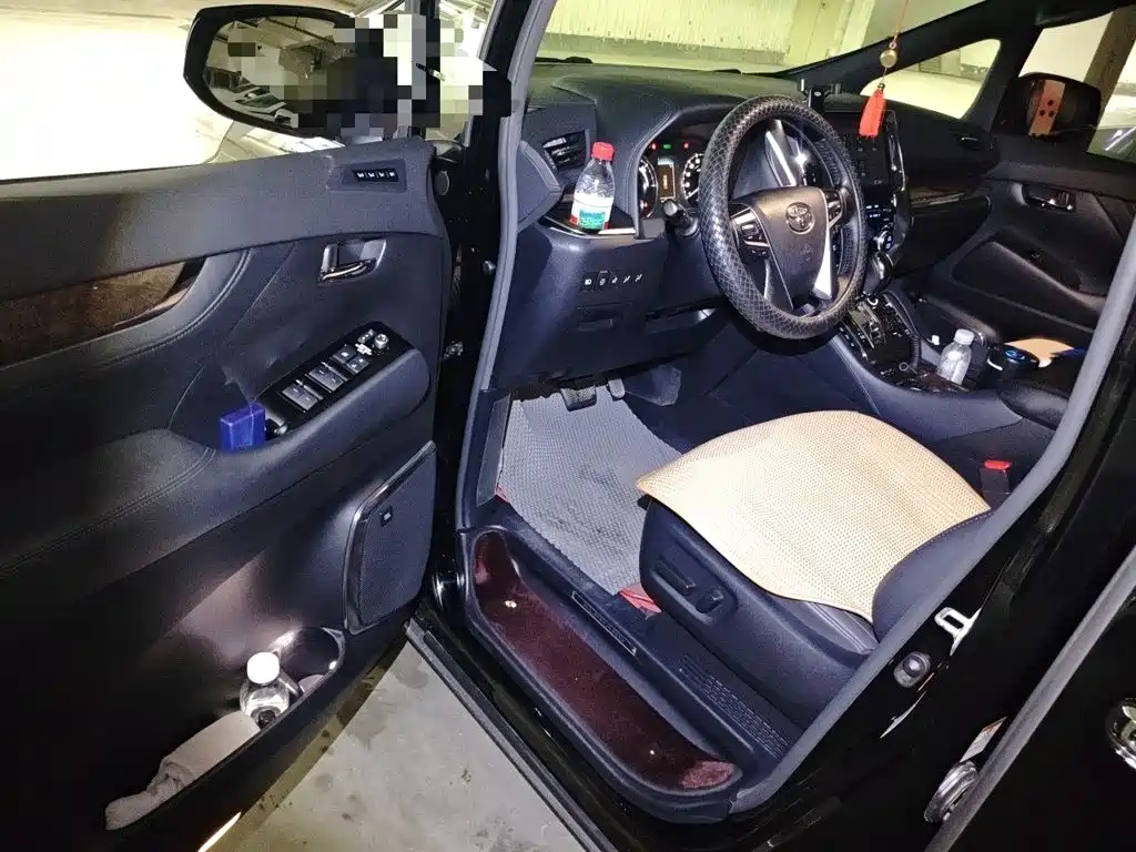 Toyota Alphard — фото 14