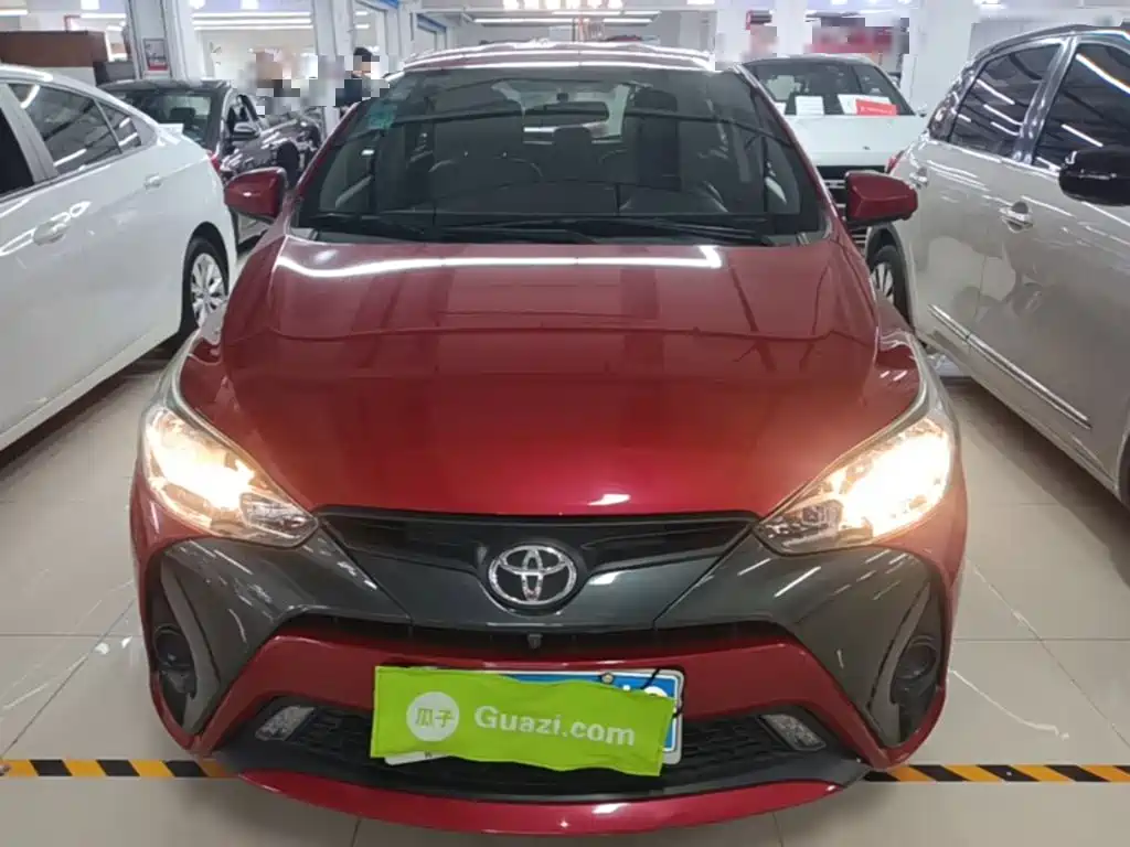 Toyota Yaris L — фото 3