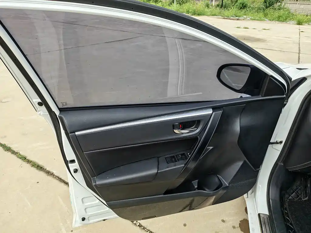 Toyota Corolla — фото 10
