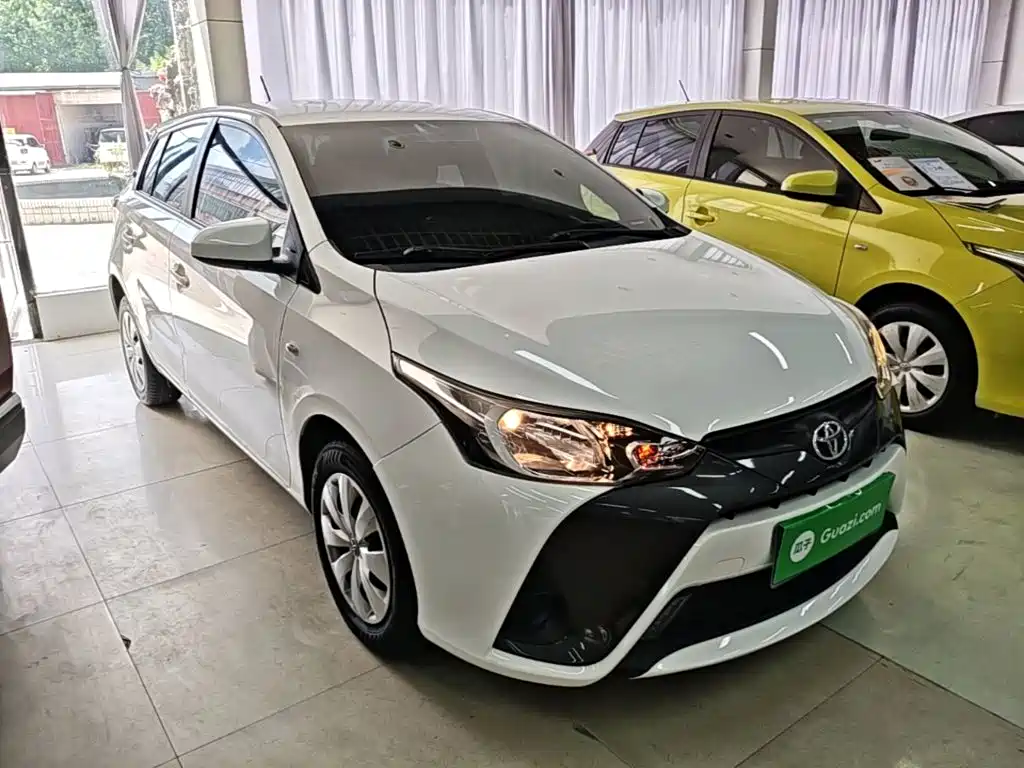Toyota Yaris L — фото 21