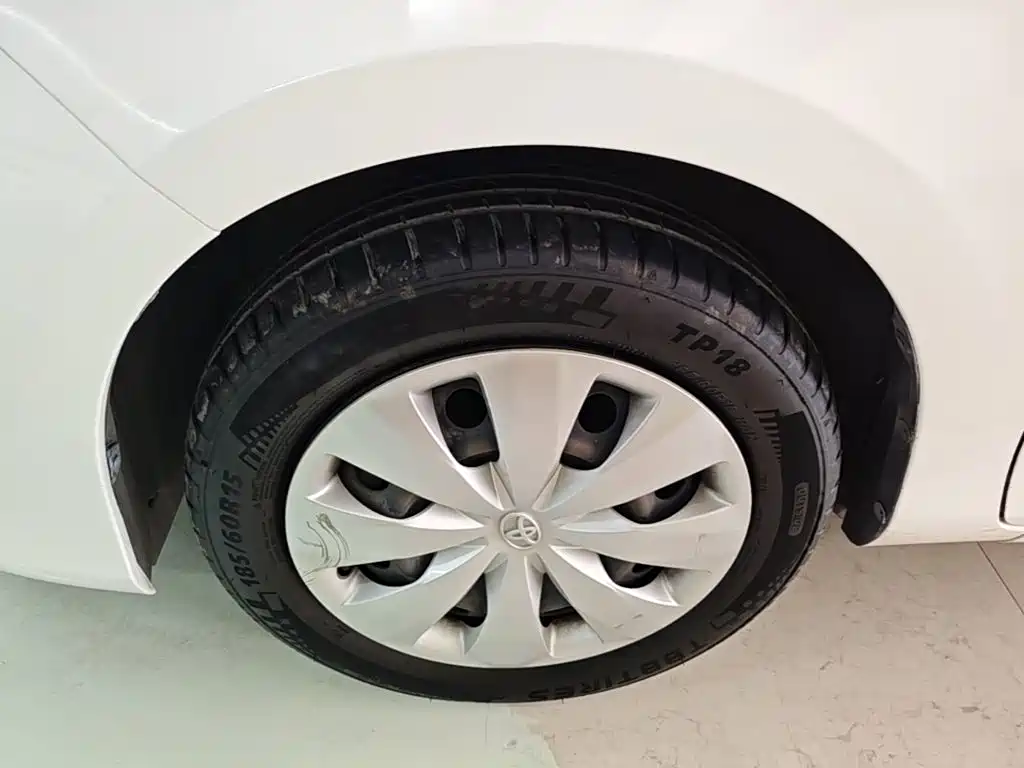 Toyota Yaris L — фото 24