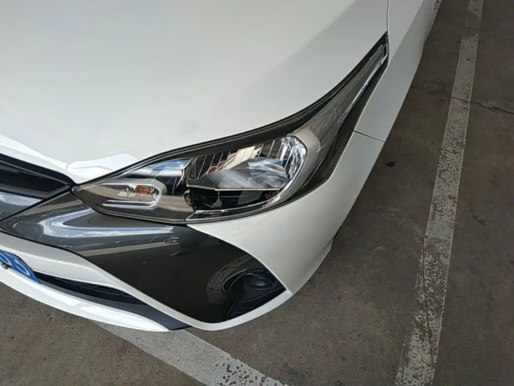 Toyota Yaris L — фото 24